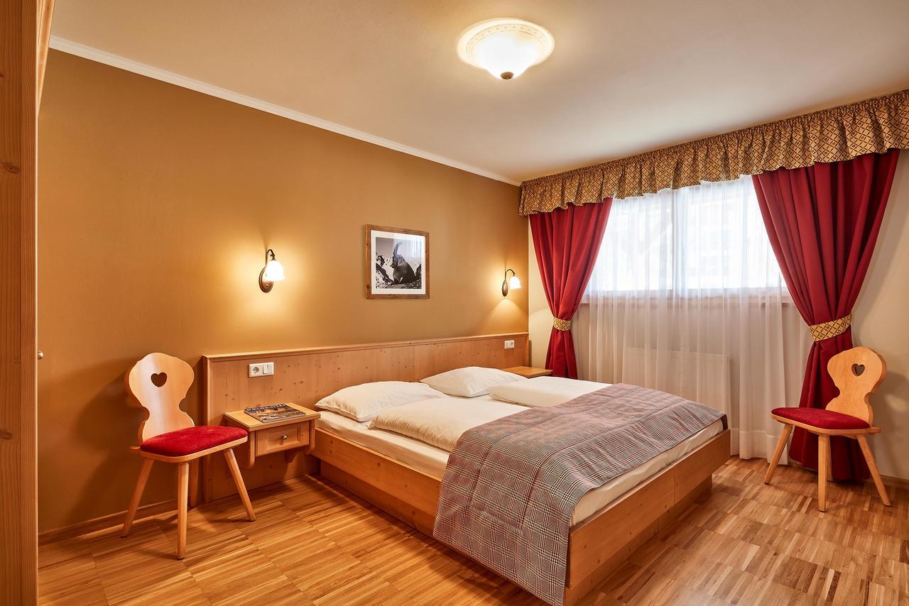 Hotel Marmolada Corvara Exteriör bild