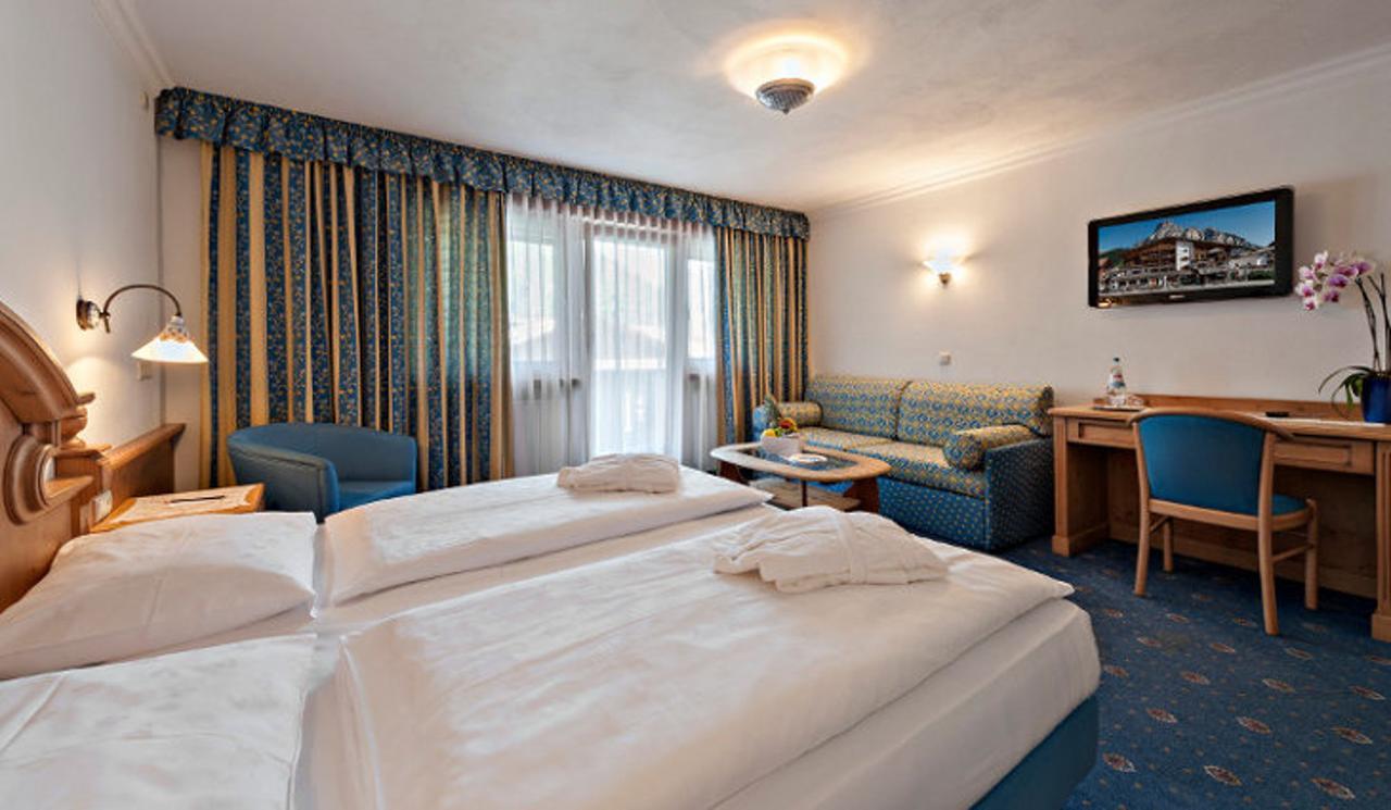 Hotel Marmolada Corvara Exteriör bild